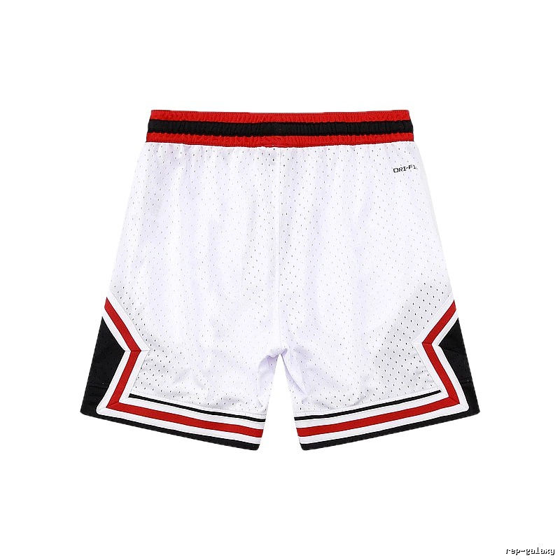 AJ sporty white shorts
