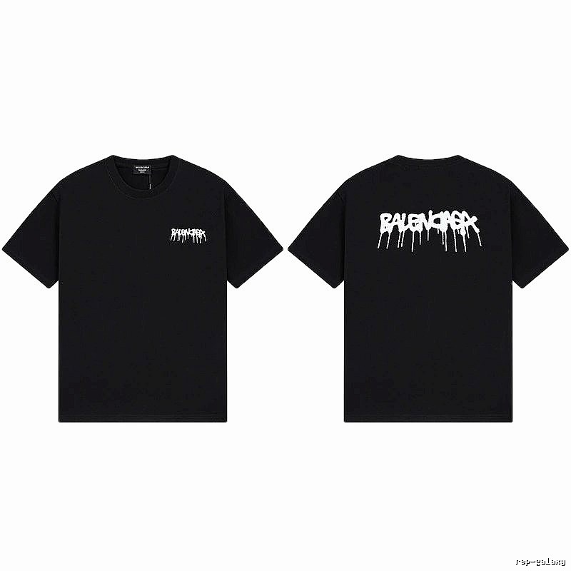 Balenciaga street-style black T-shirt