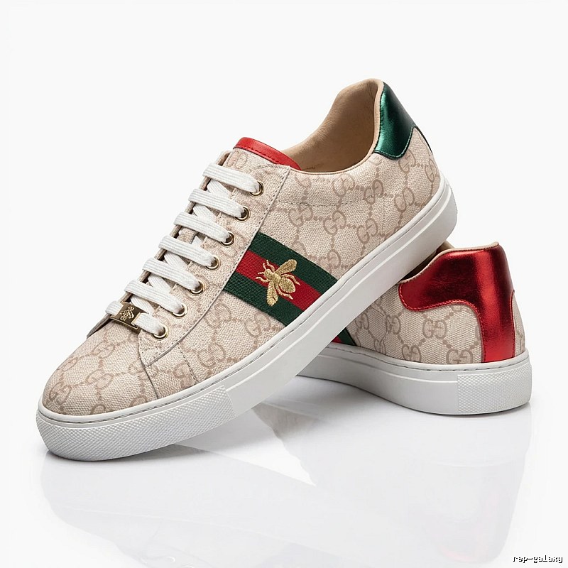 Gucci retro-style beige canvas shoes