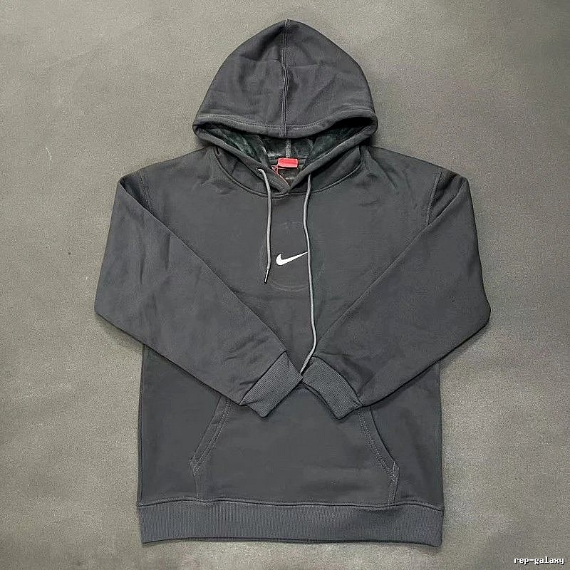 Nike Small-Logo Detail Gray Zip Hoodie Downtown Style Swoosh