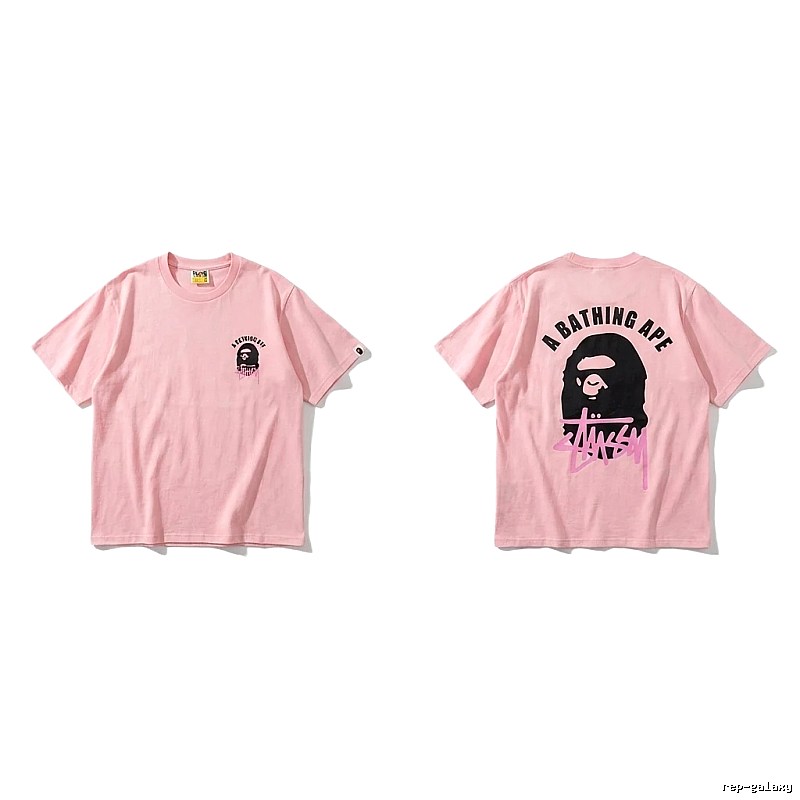 The classic pink trendy T-shirt of Bape.